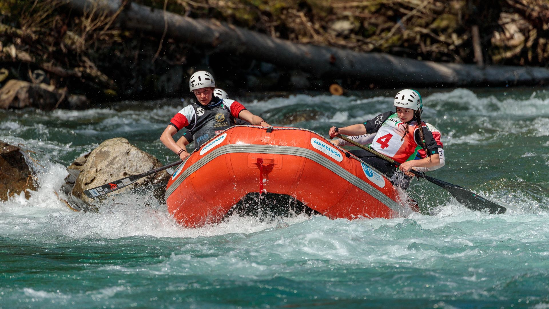 Grande partecipazione al weekend di gare sul Vara: Rafting e formazione al centro della scena